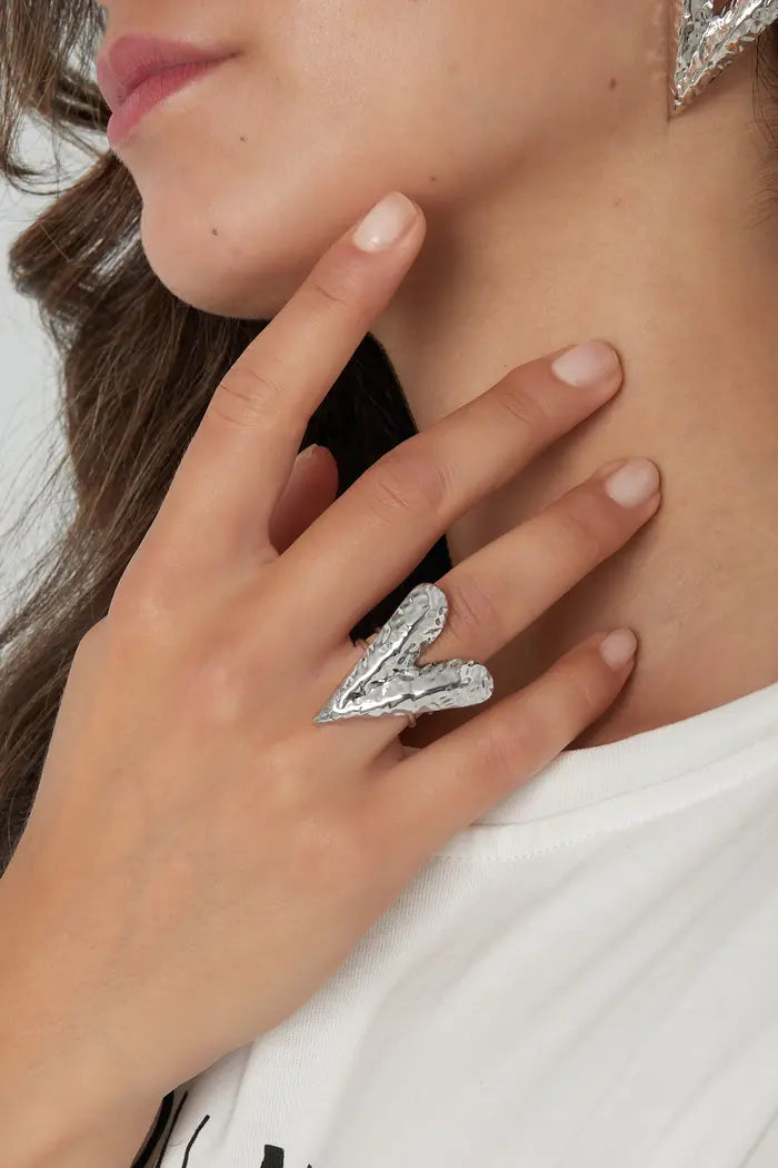 HeartLine Ring