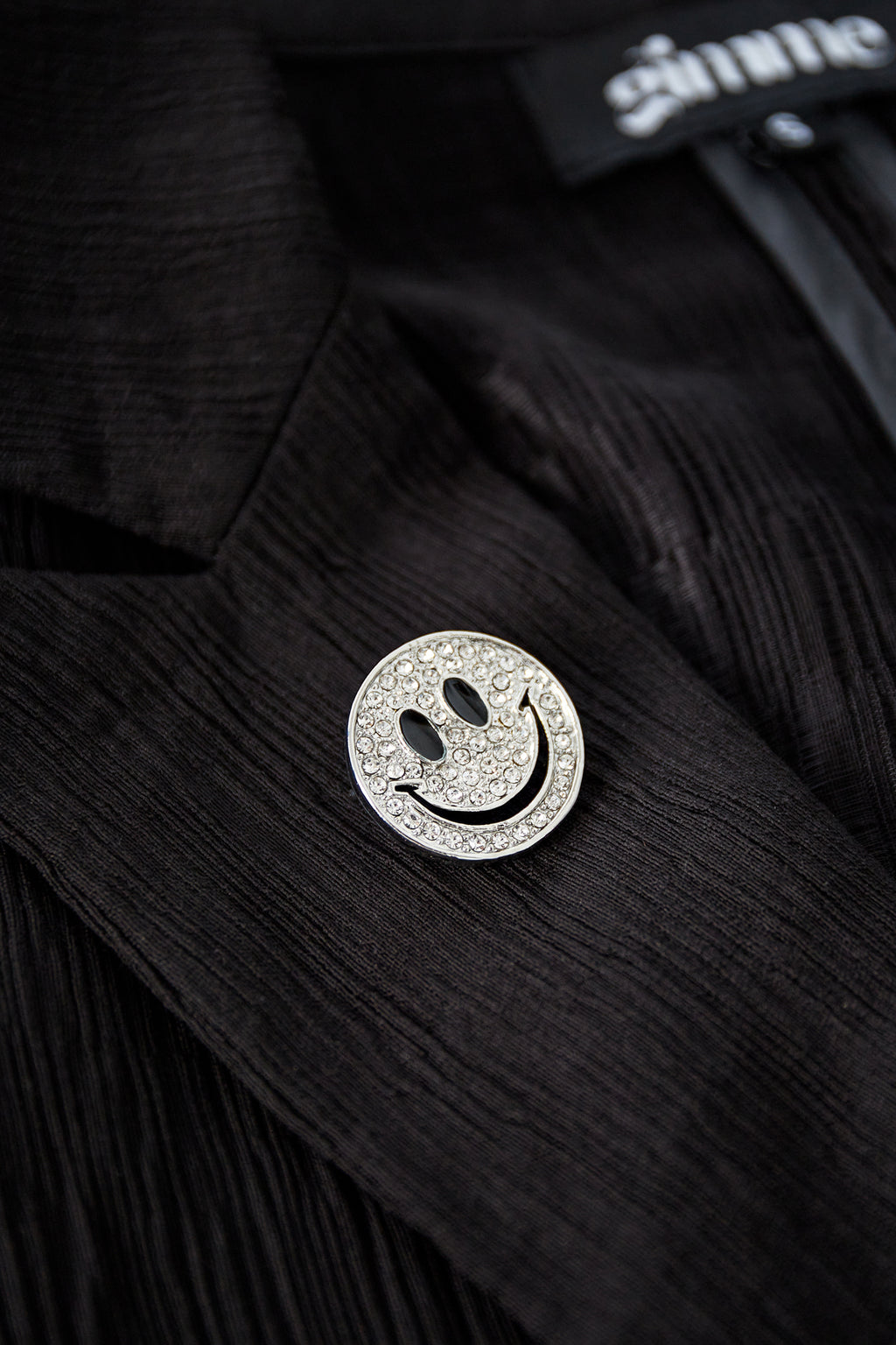 smile brooche