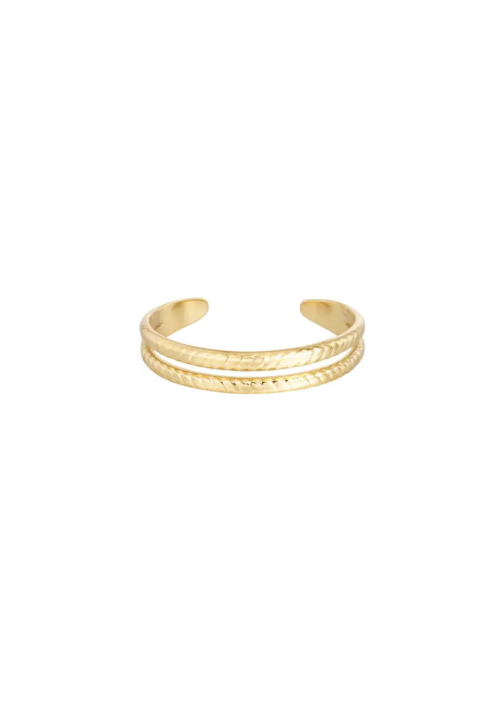 BreezeTwist Ring