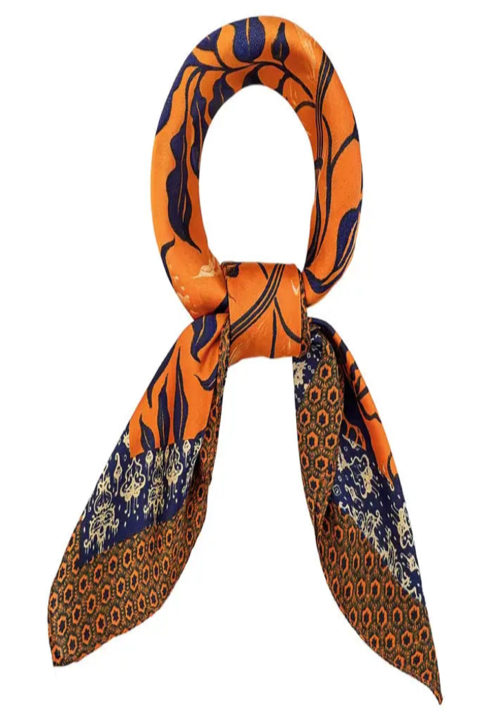 AuroraLeaf Scarf