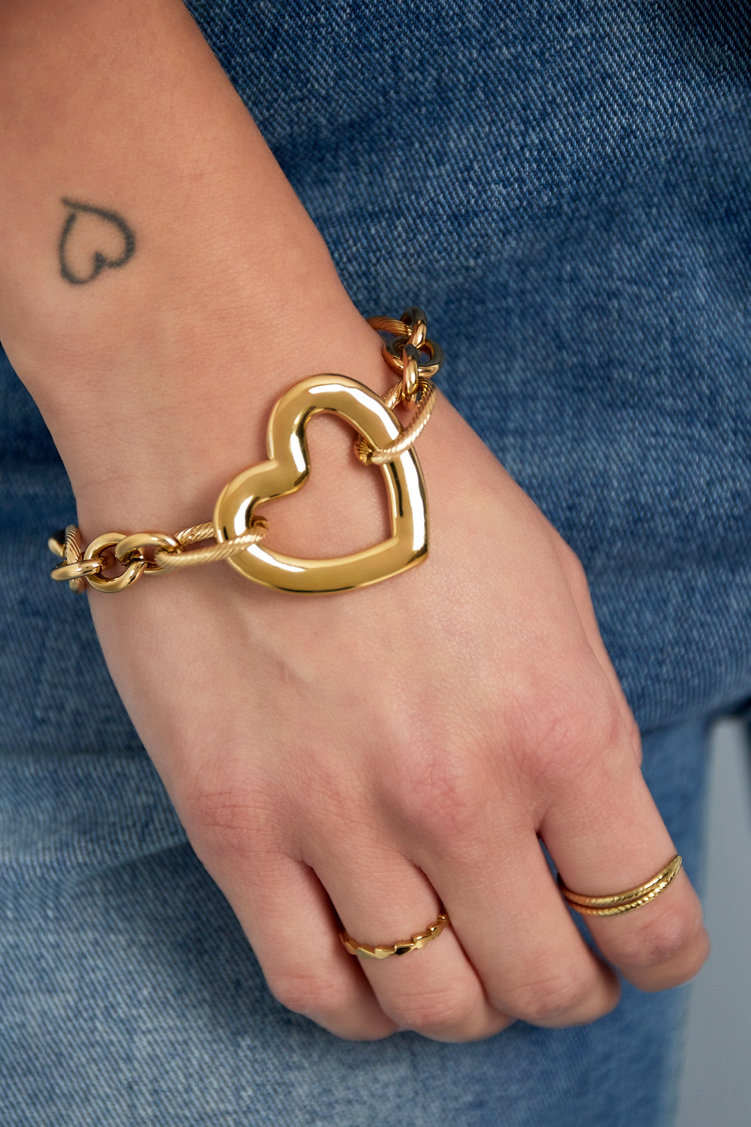 Armband met een ketting van harten