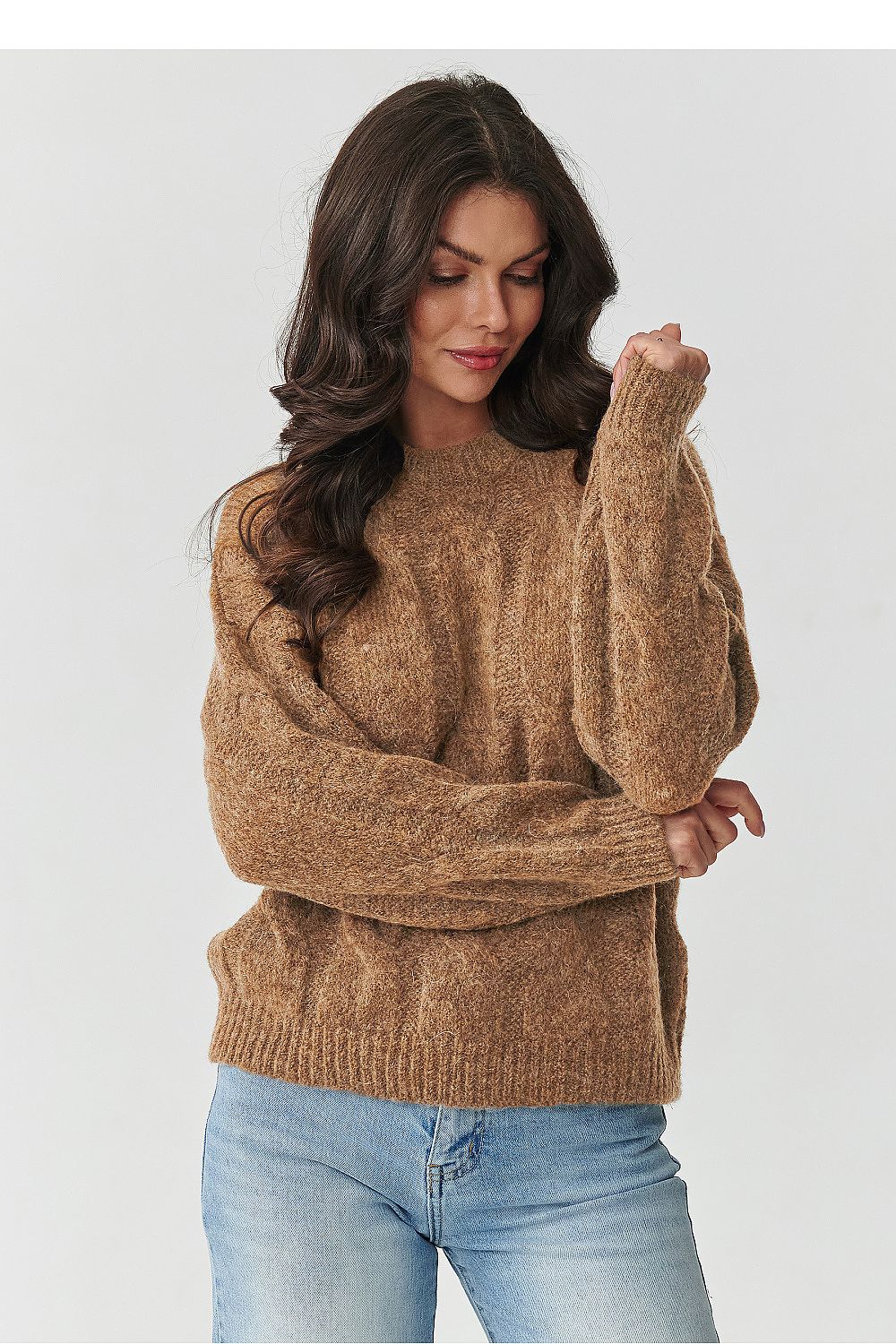 Cozy Braid Knit – Soft women's sweater with braided pattern